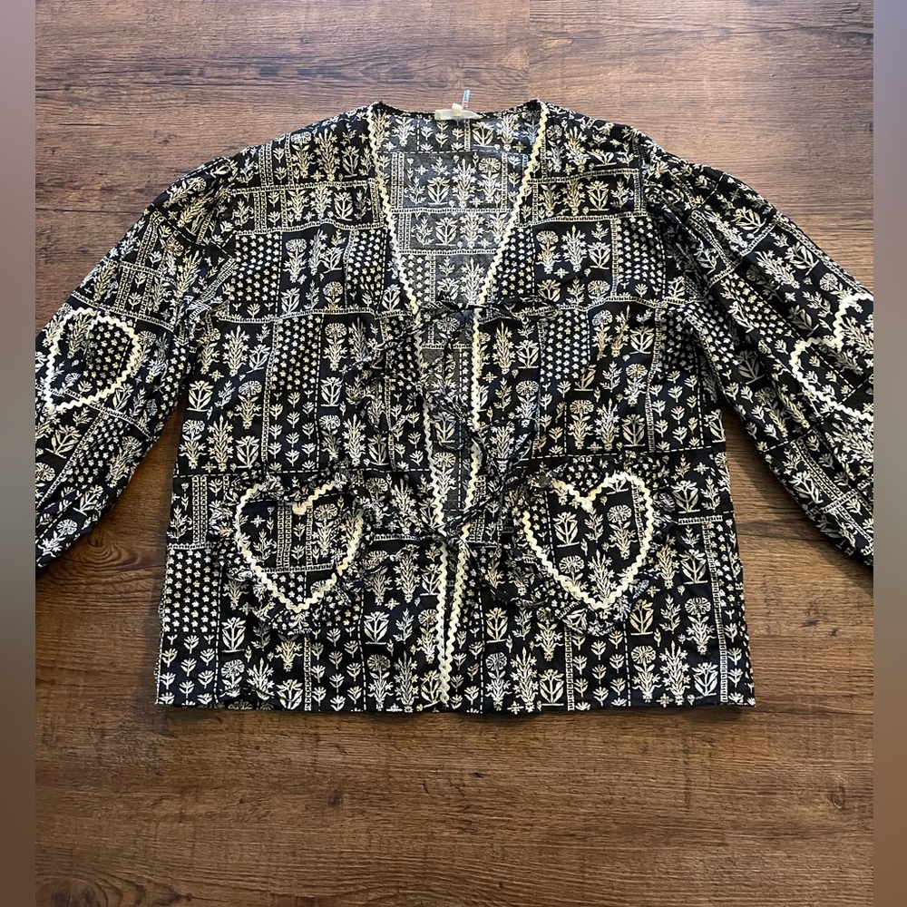 Entro Black and Cream Patterned Blouse